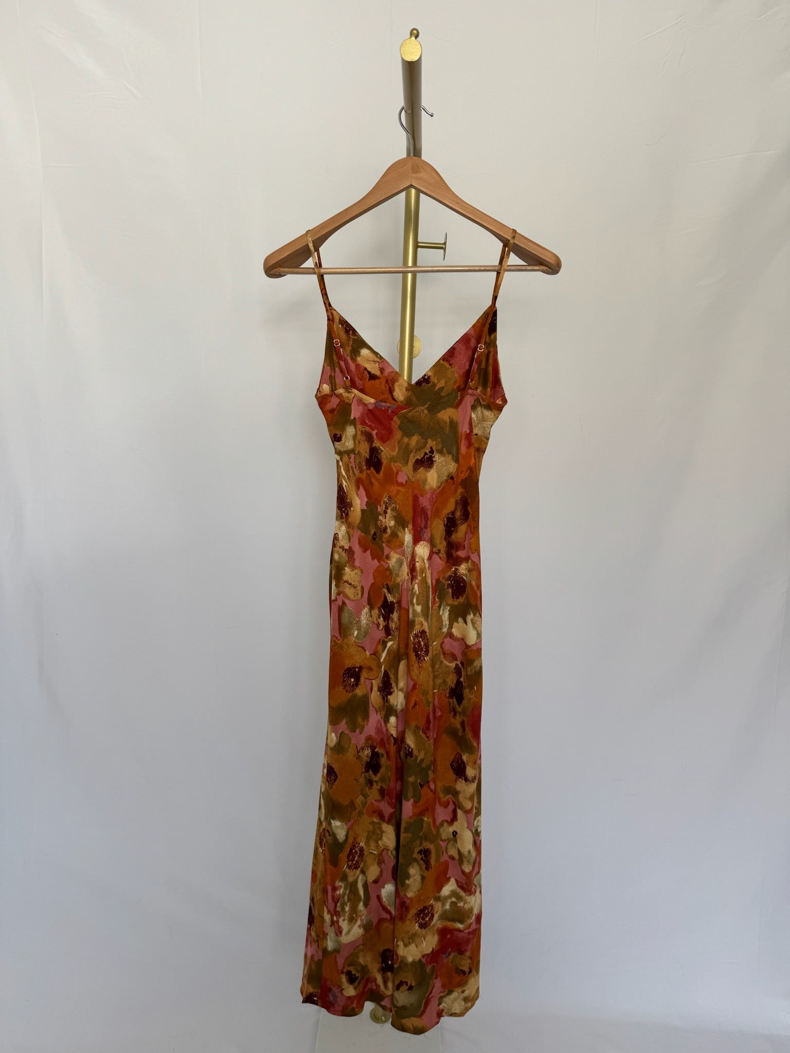 TEA WITH FRIENDS Maxi Dress