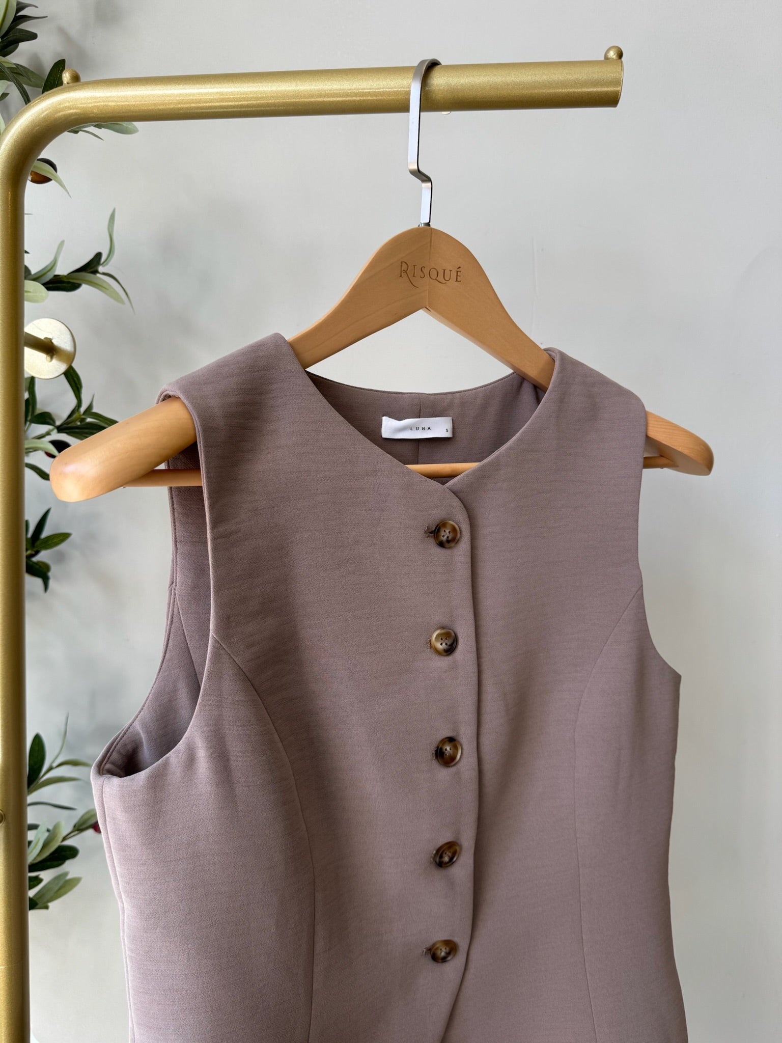 I MEAN BUSINESS Vest