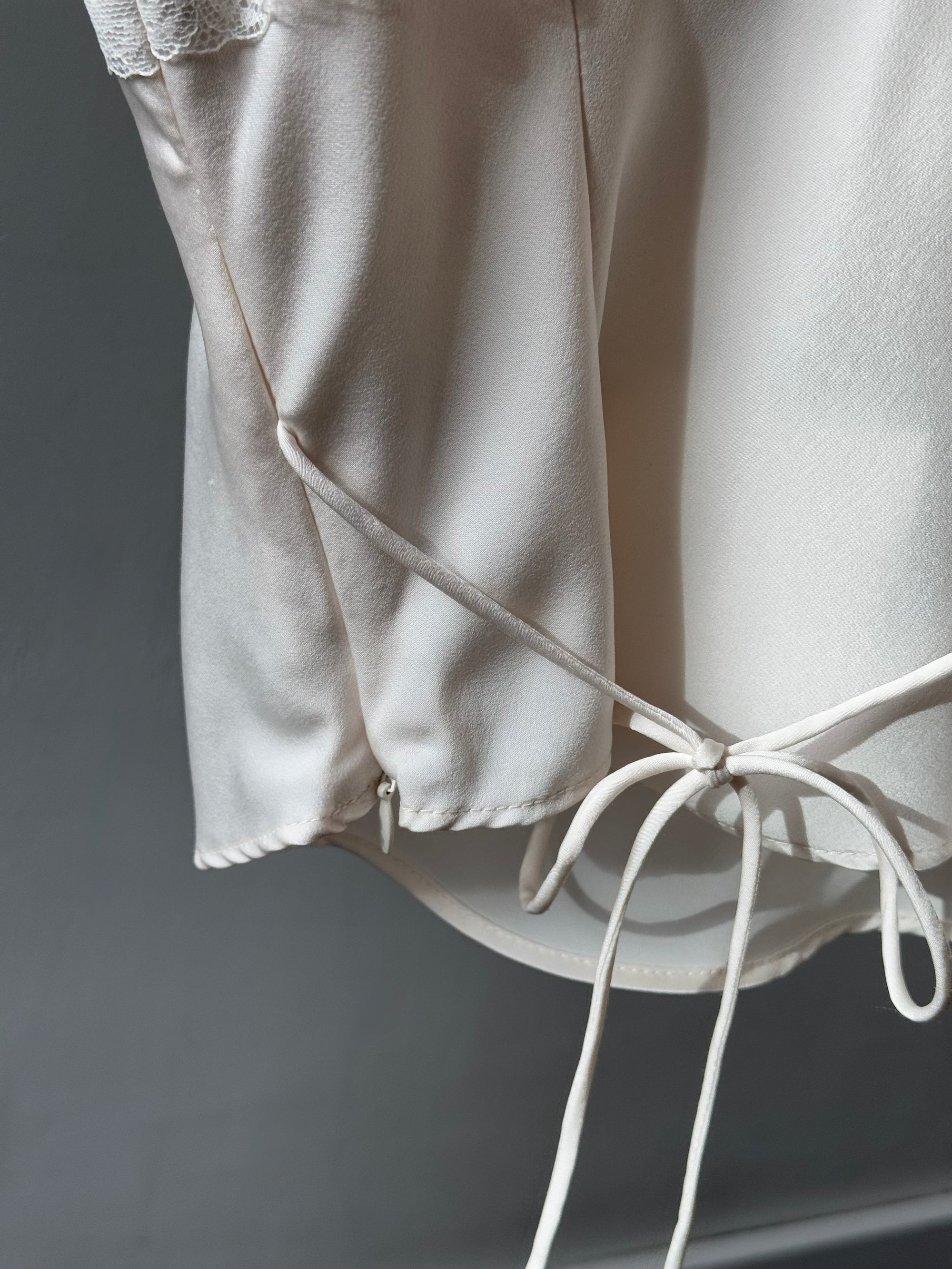 THE ARLO Top