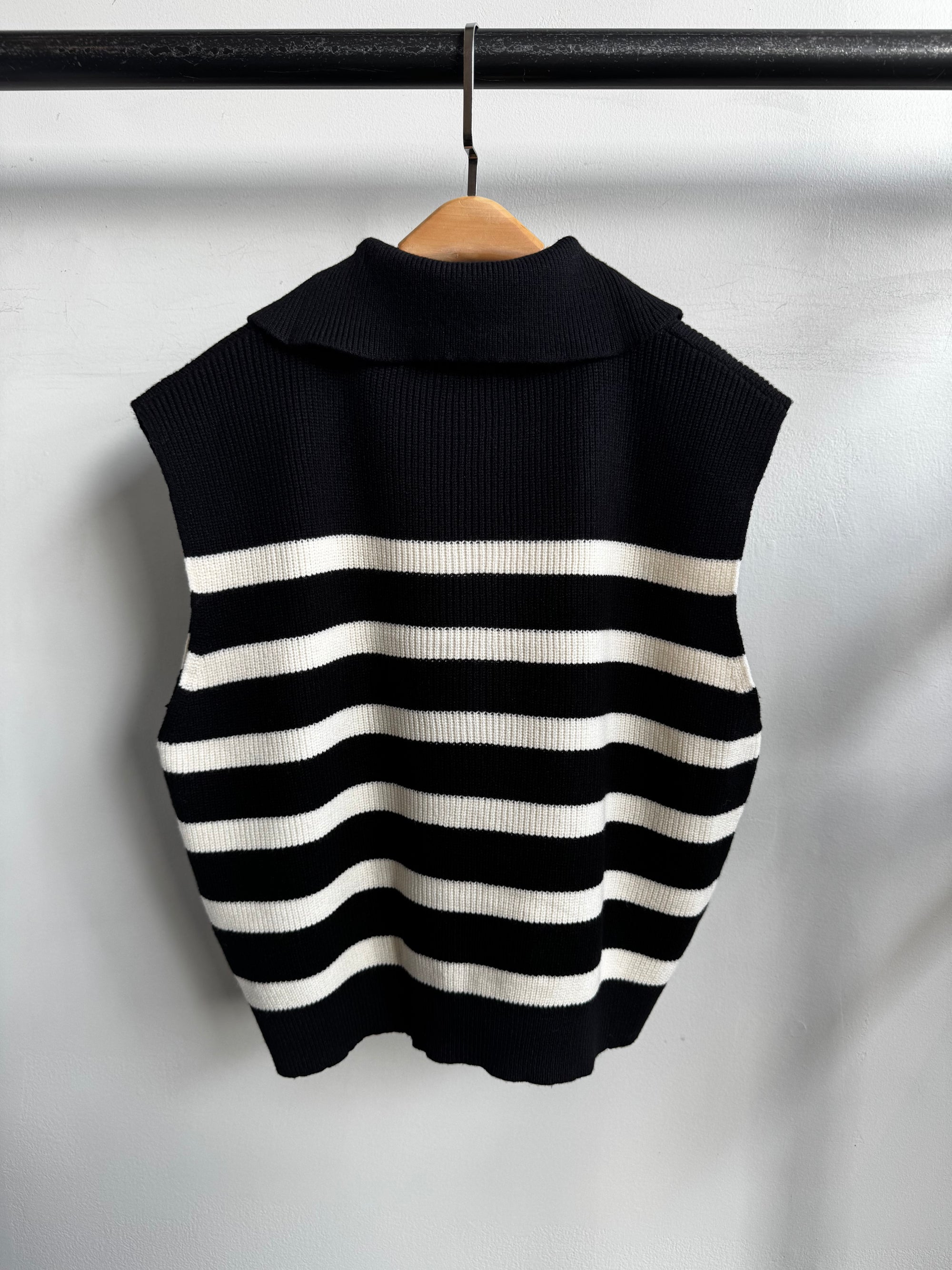 ACADEMIA Vest