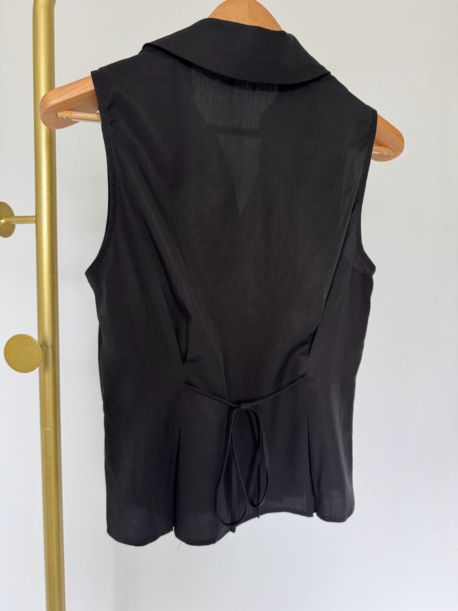 CHARLI Sleeveless Shirt