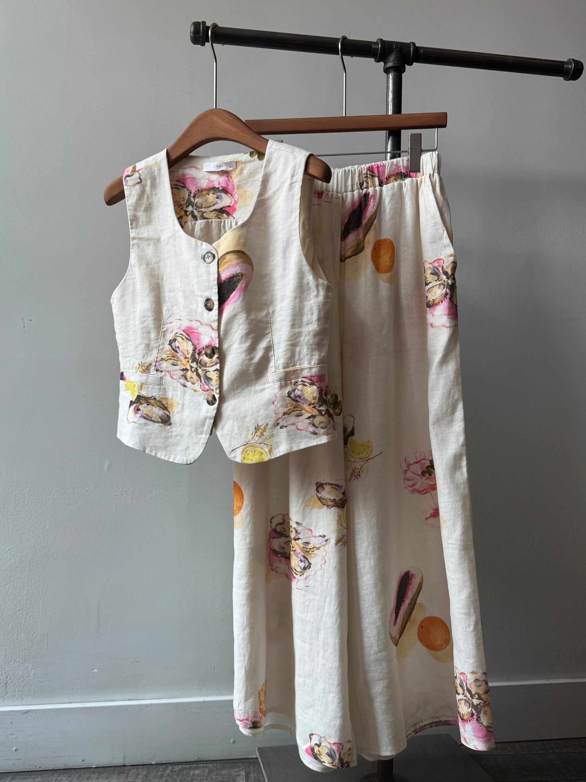 OYSTER Vest