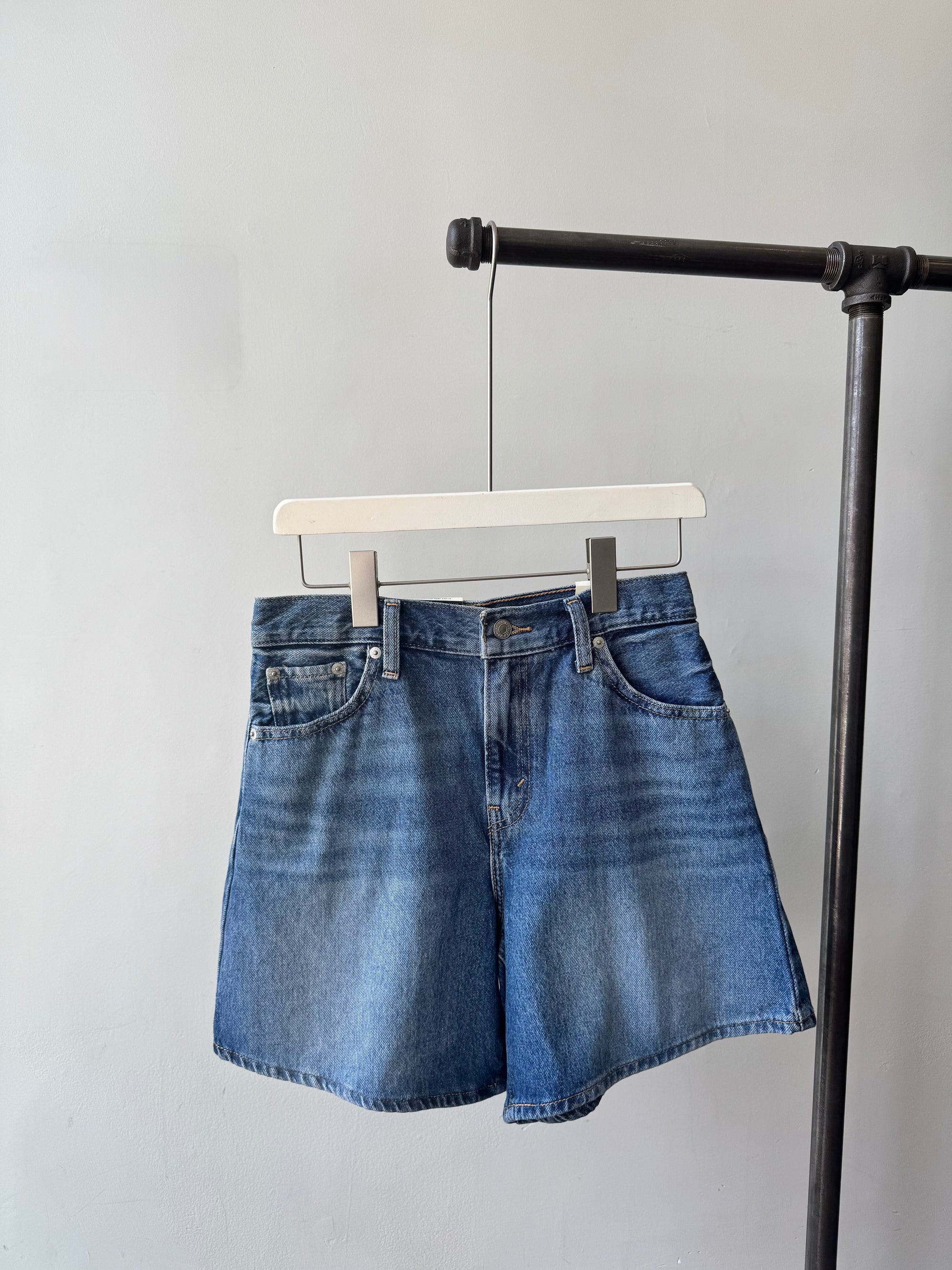 LEVI&#39;S HIGH BAGGY Shorts