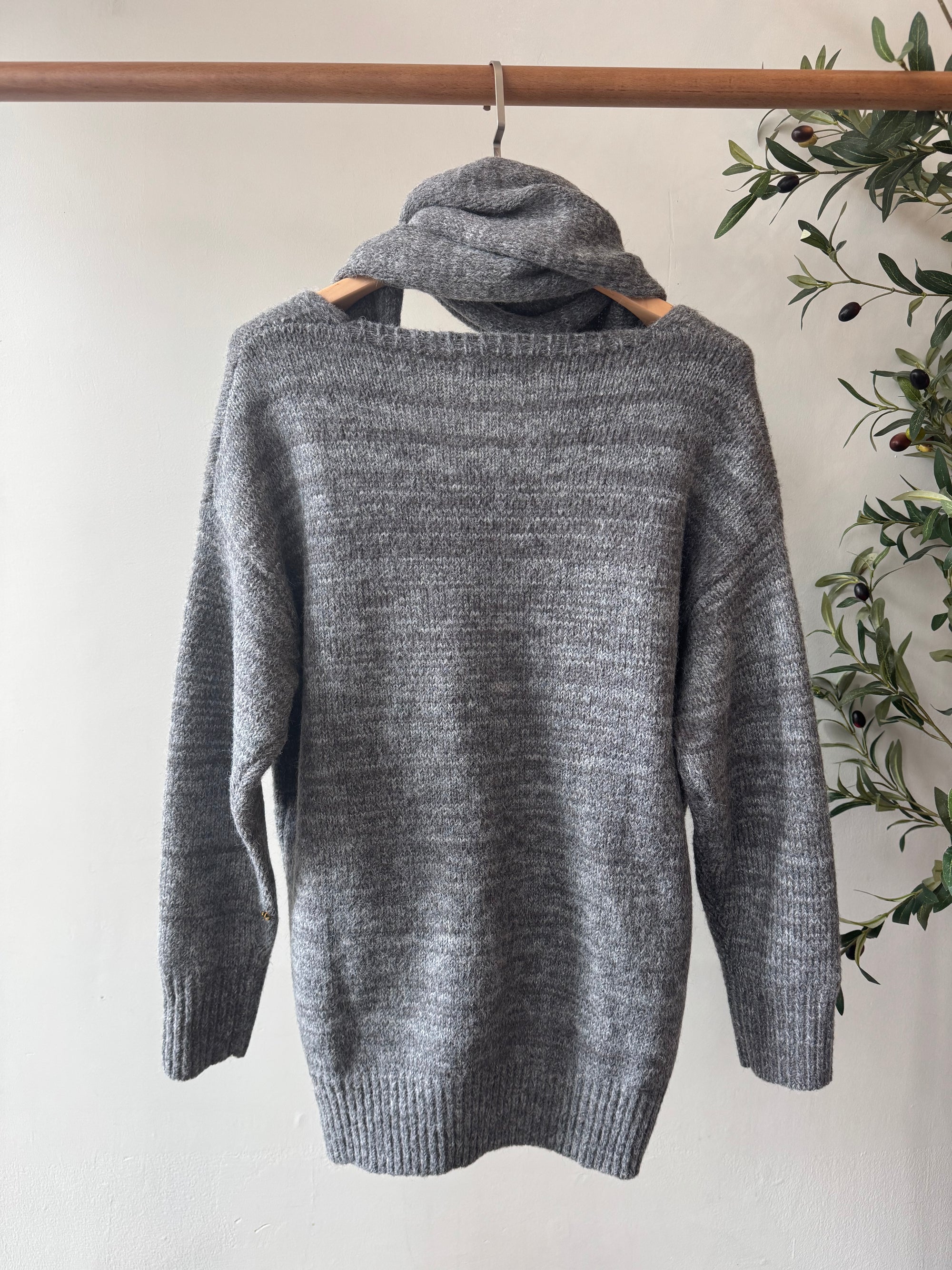TWIST OF FATE Sweater