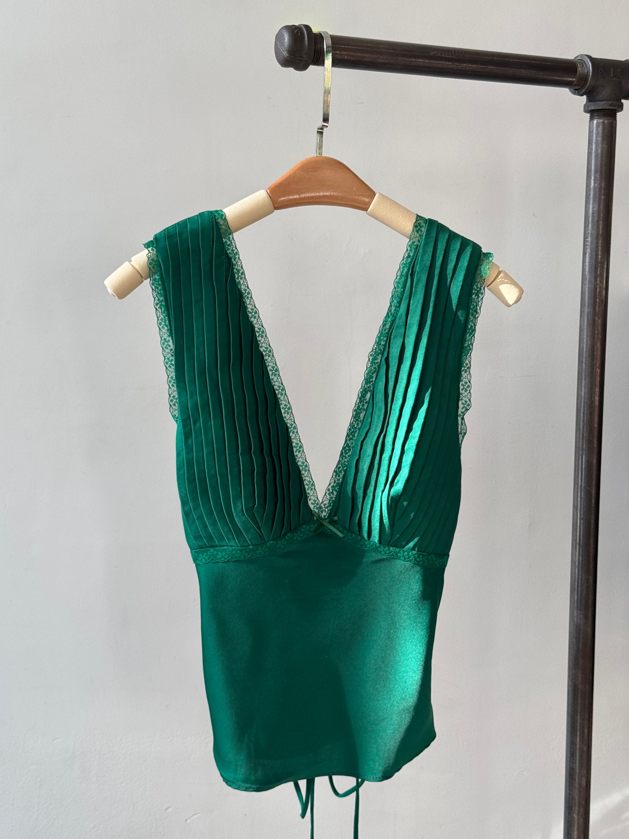 THE ARLO Top