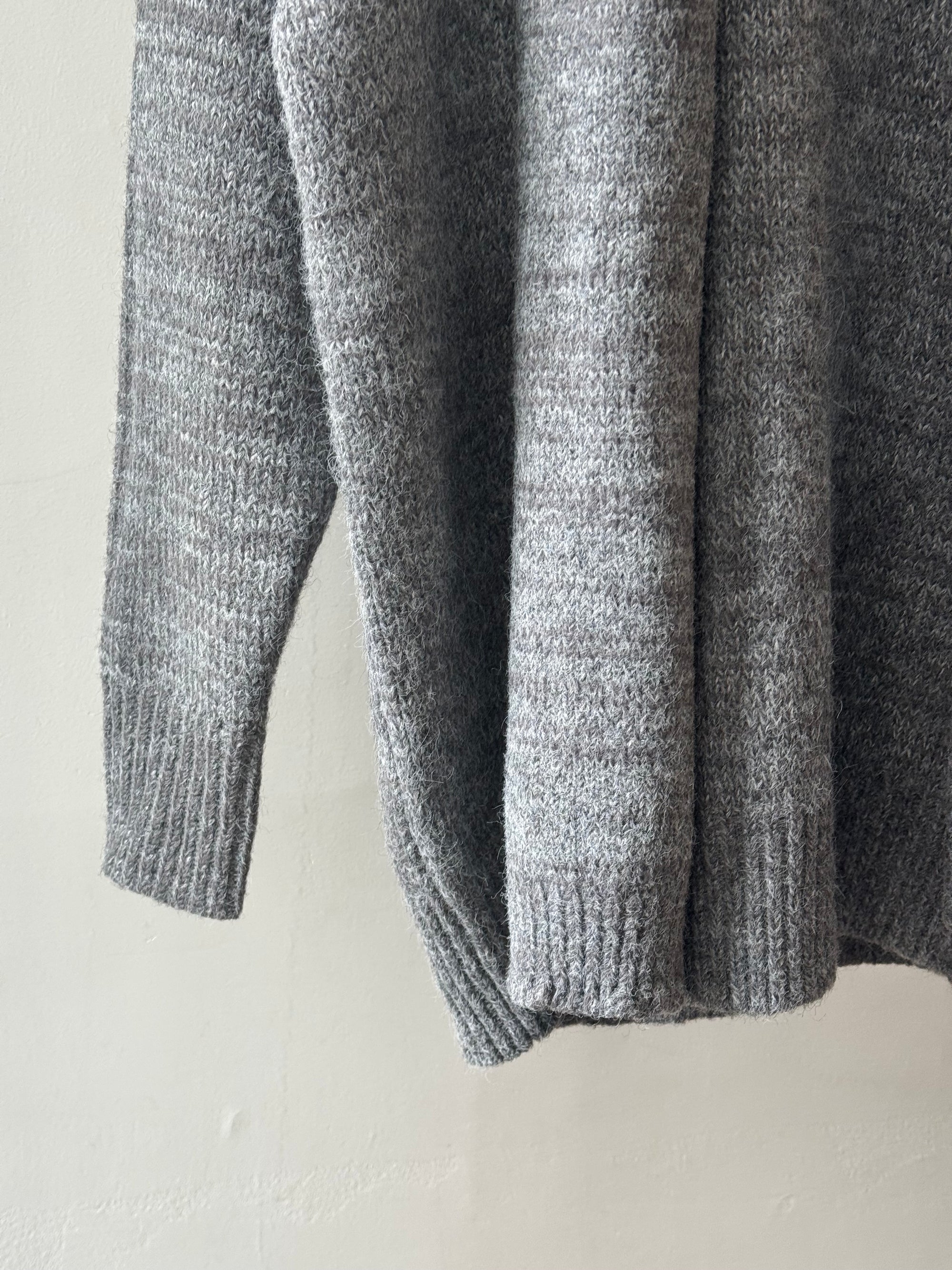 TWIST OF FATE Sweater