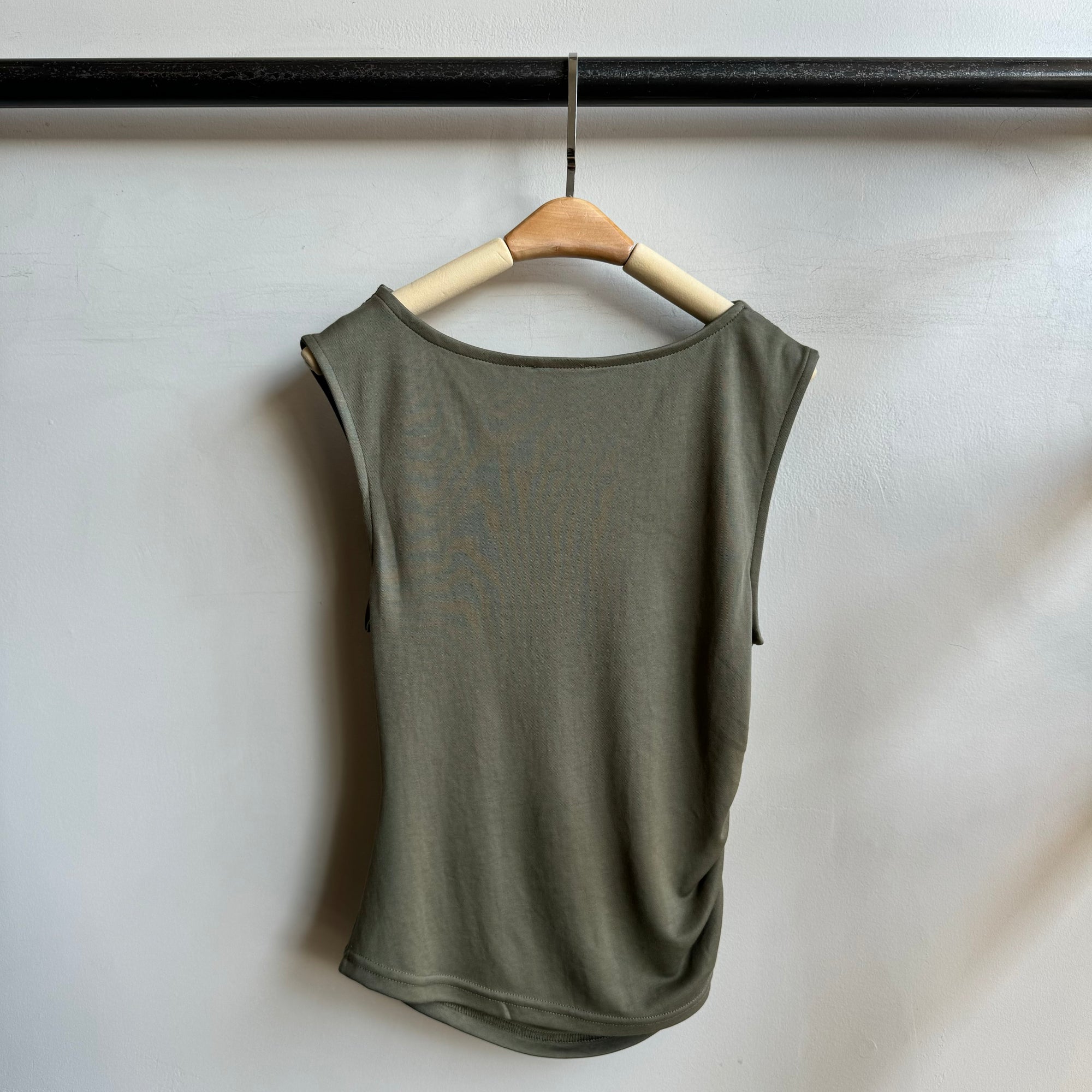 THE ALI Top