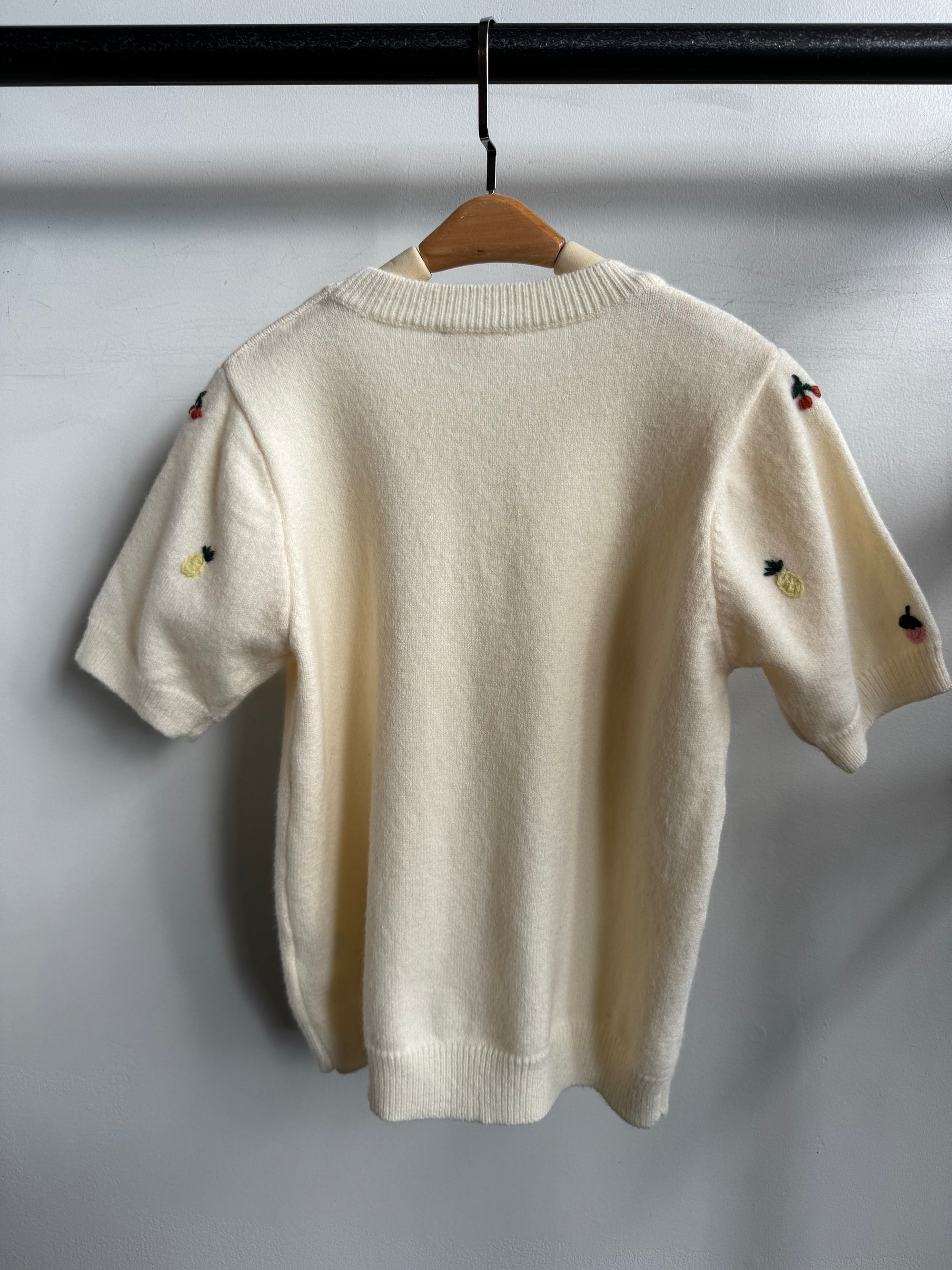 FRUIT Sweater