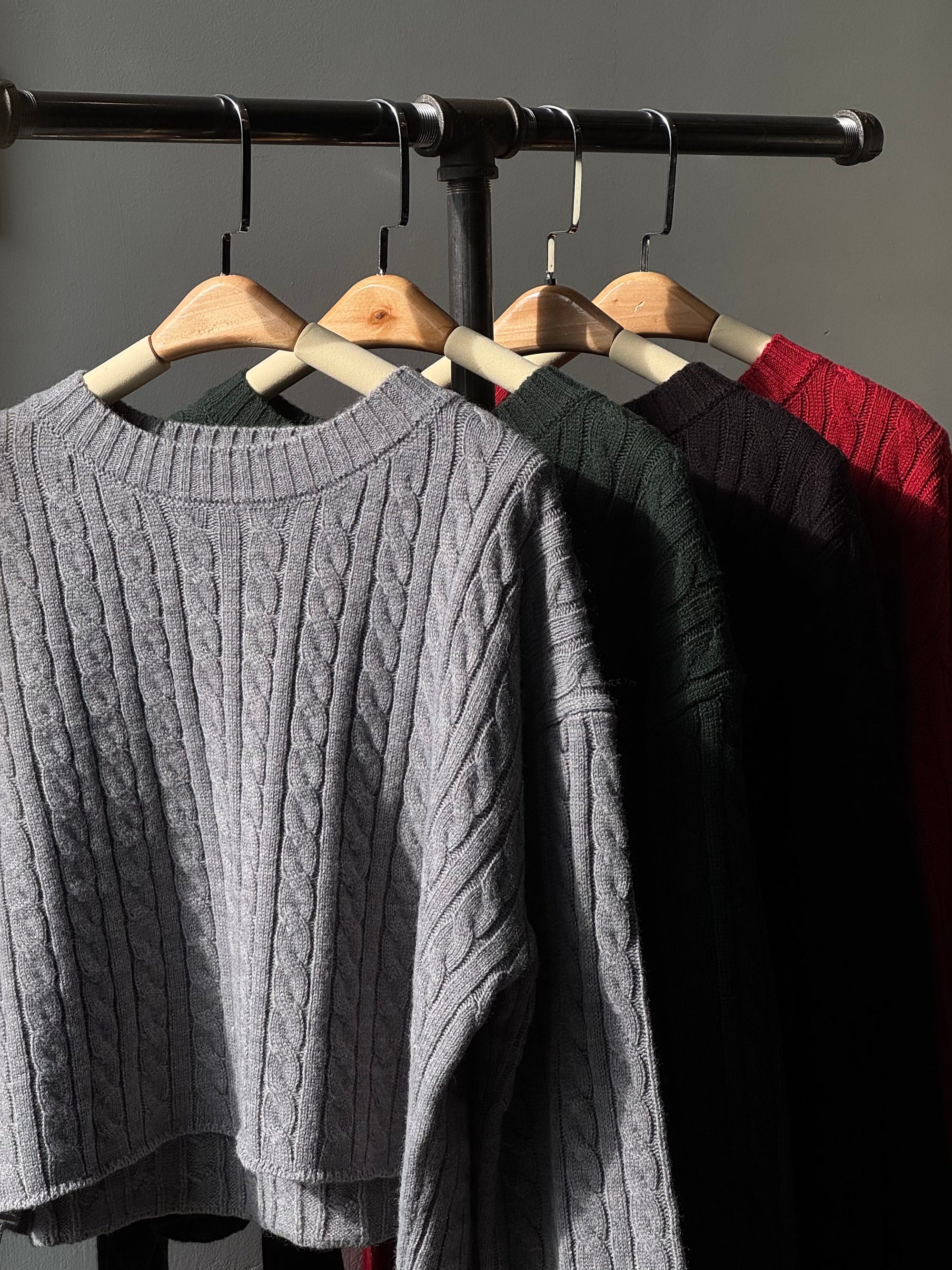 GET CLOSE Sweater
