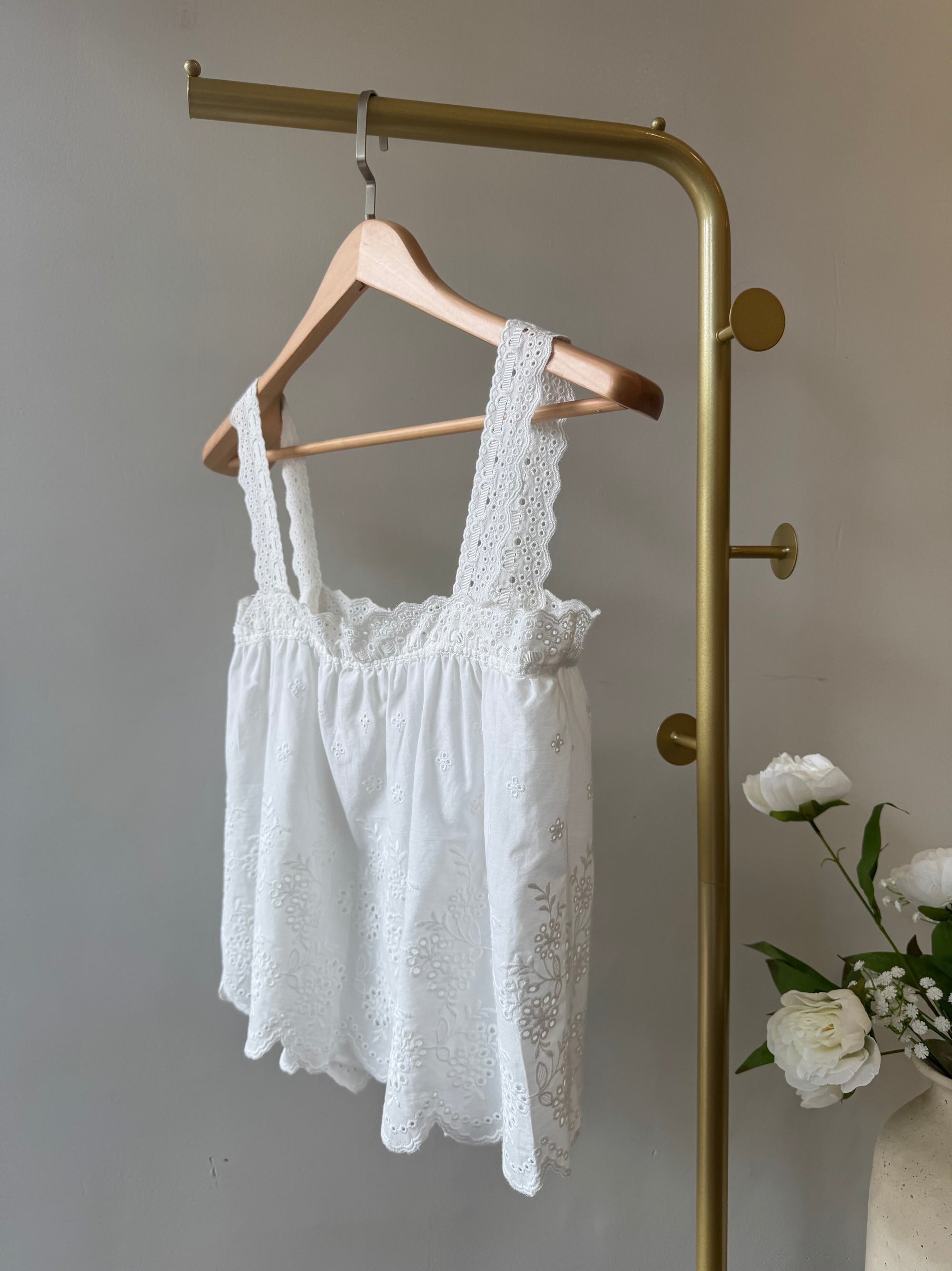 BELONG TOGETHER Top