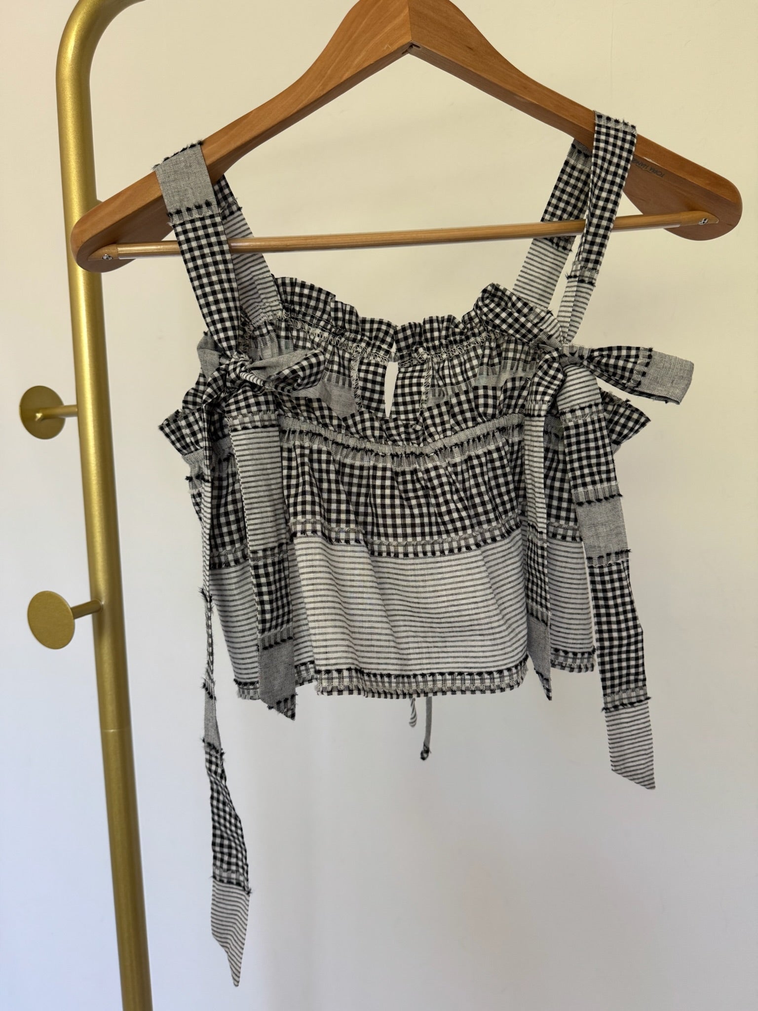 THE HAMPTONS Top