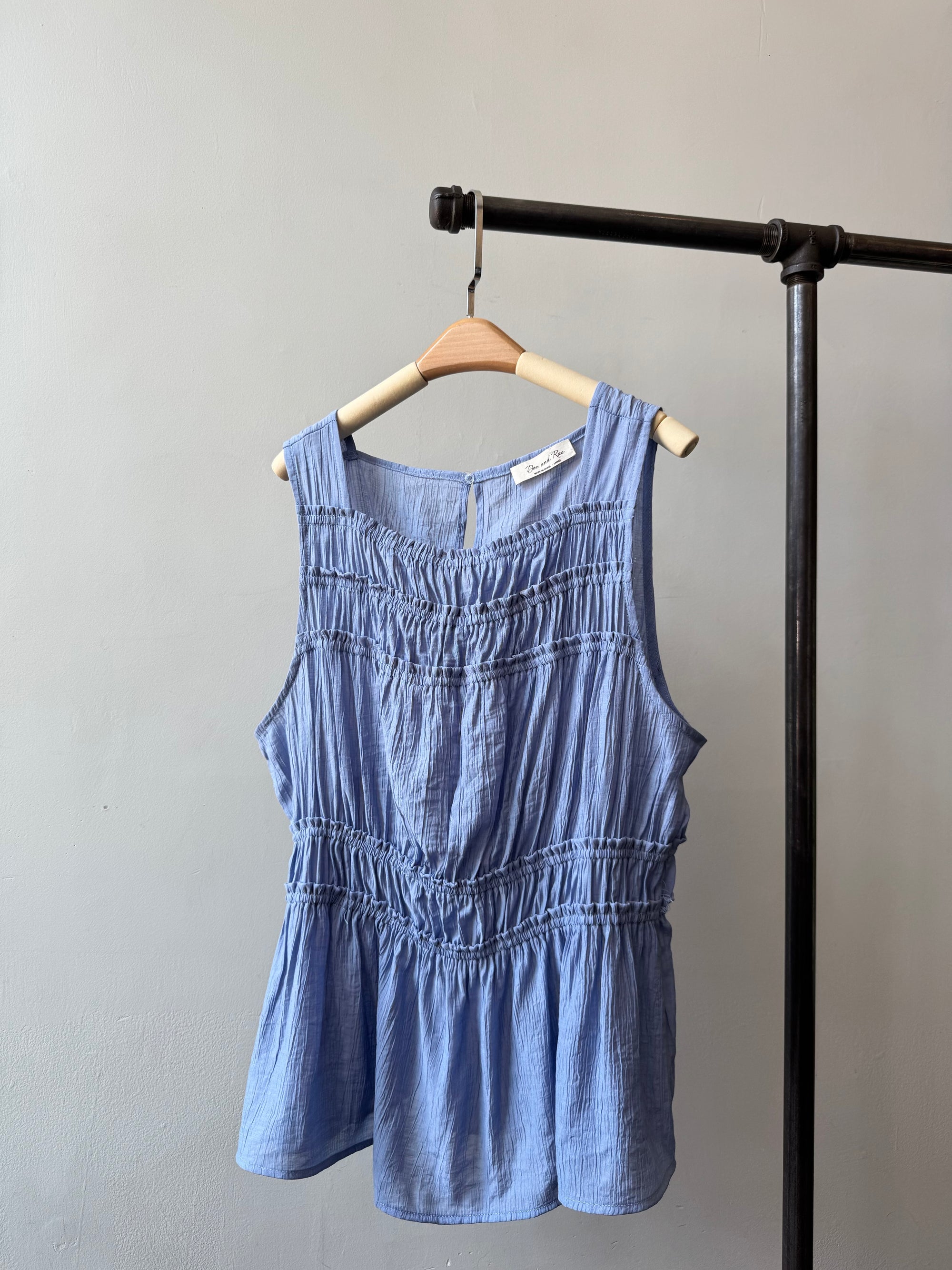 LAKESIDE Top