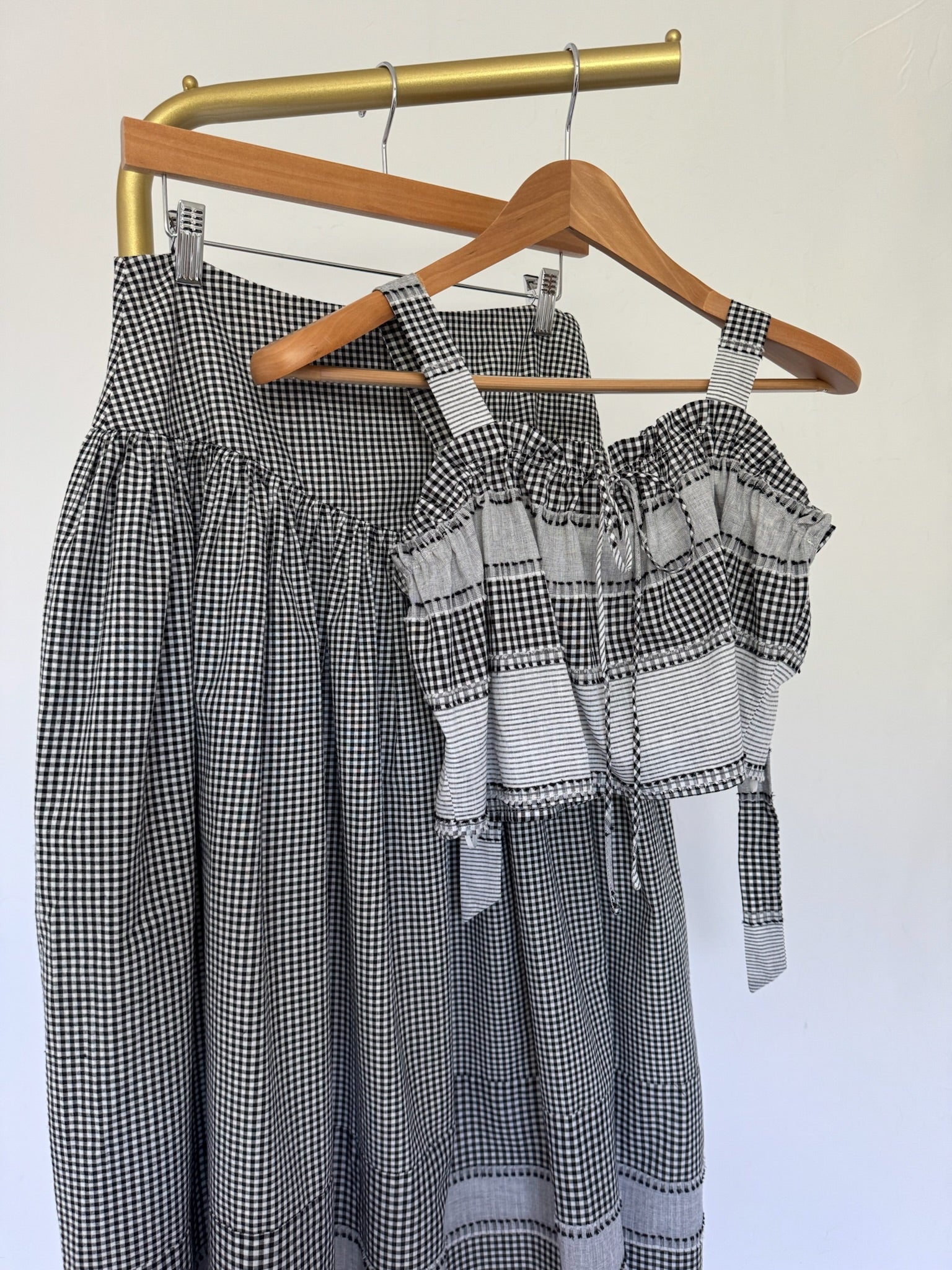 THE HAMPTONS Top