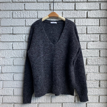 DOMINIK V Neck Sweater