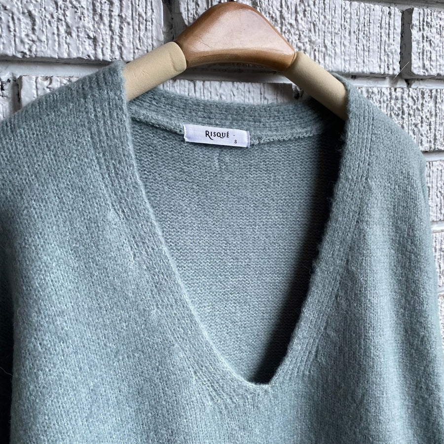 DOMINIK V Neck Sweater