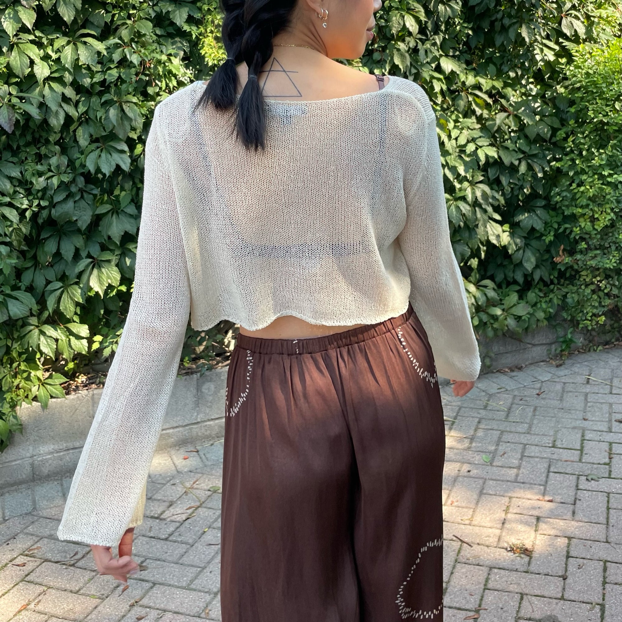 GIGI Cropped Sweater