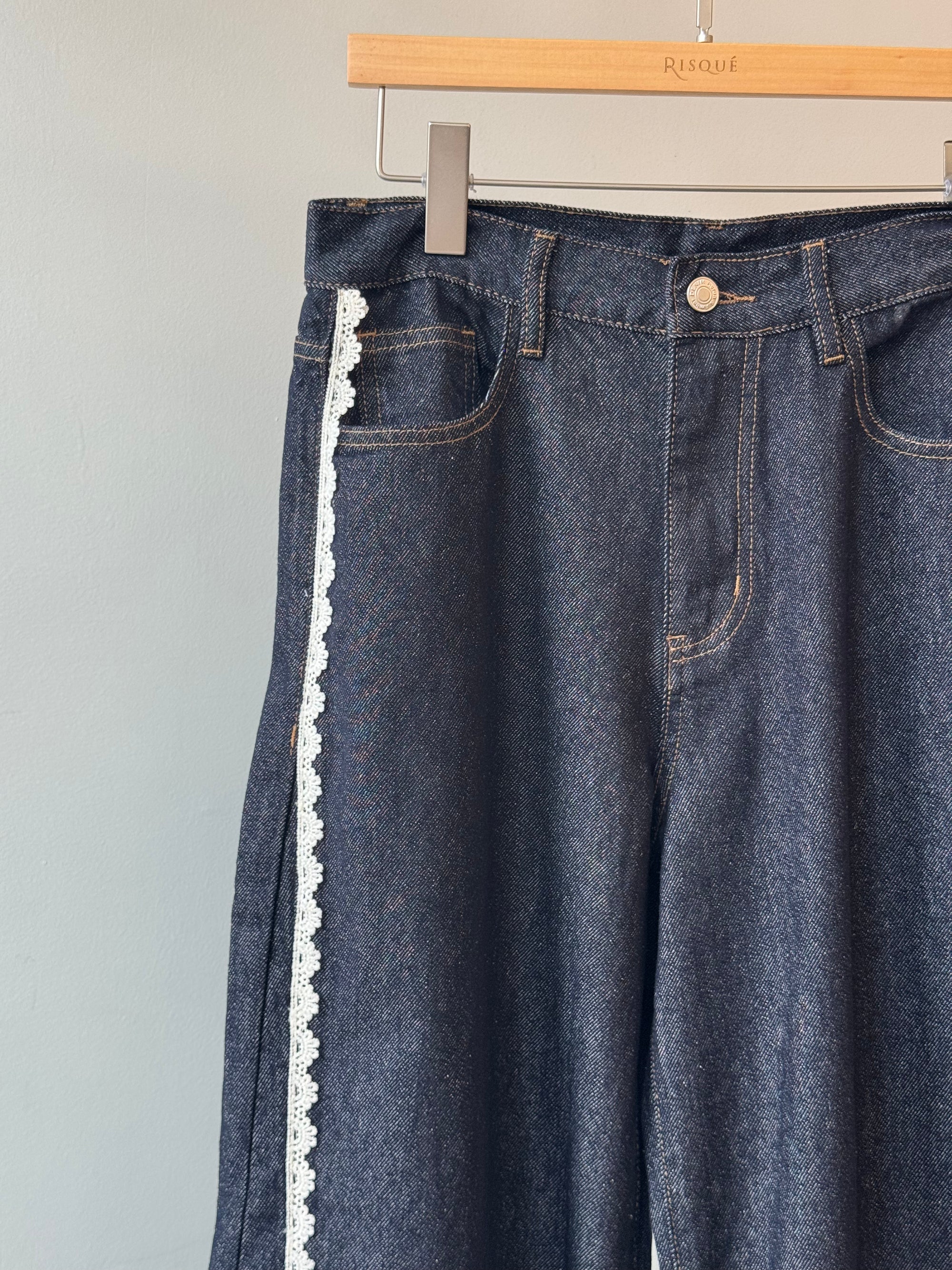 REVIVE Barrel Jeans