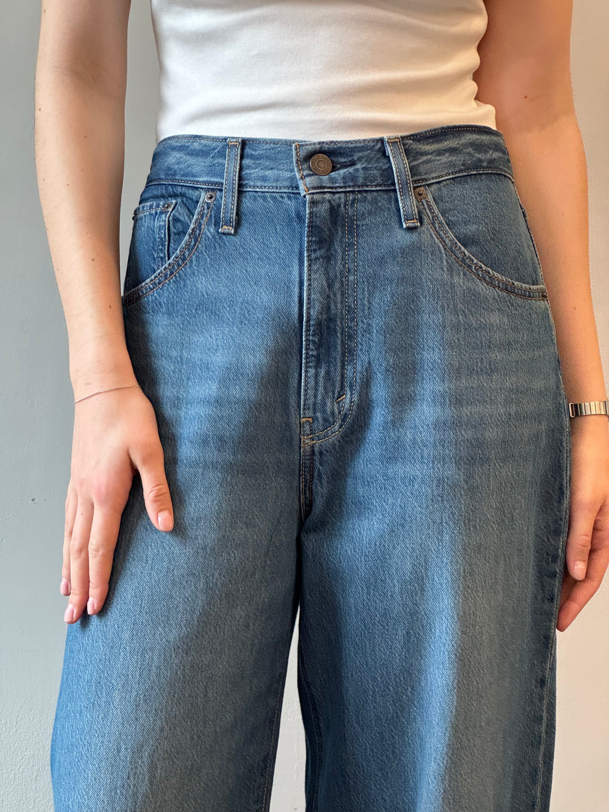 Levi's Cinch Baggy Jeans