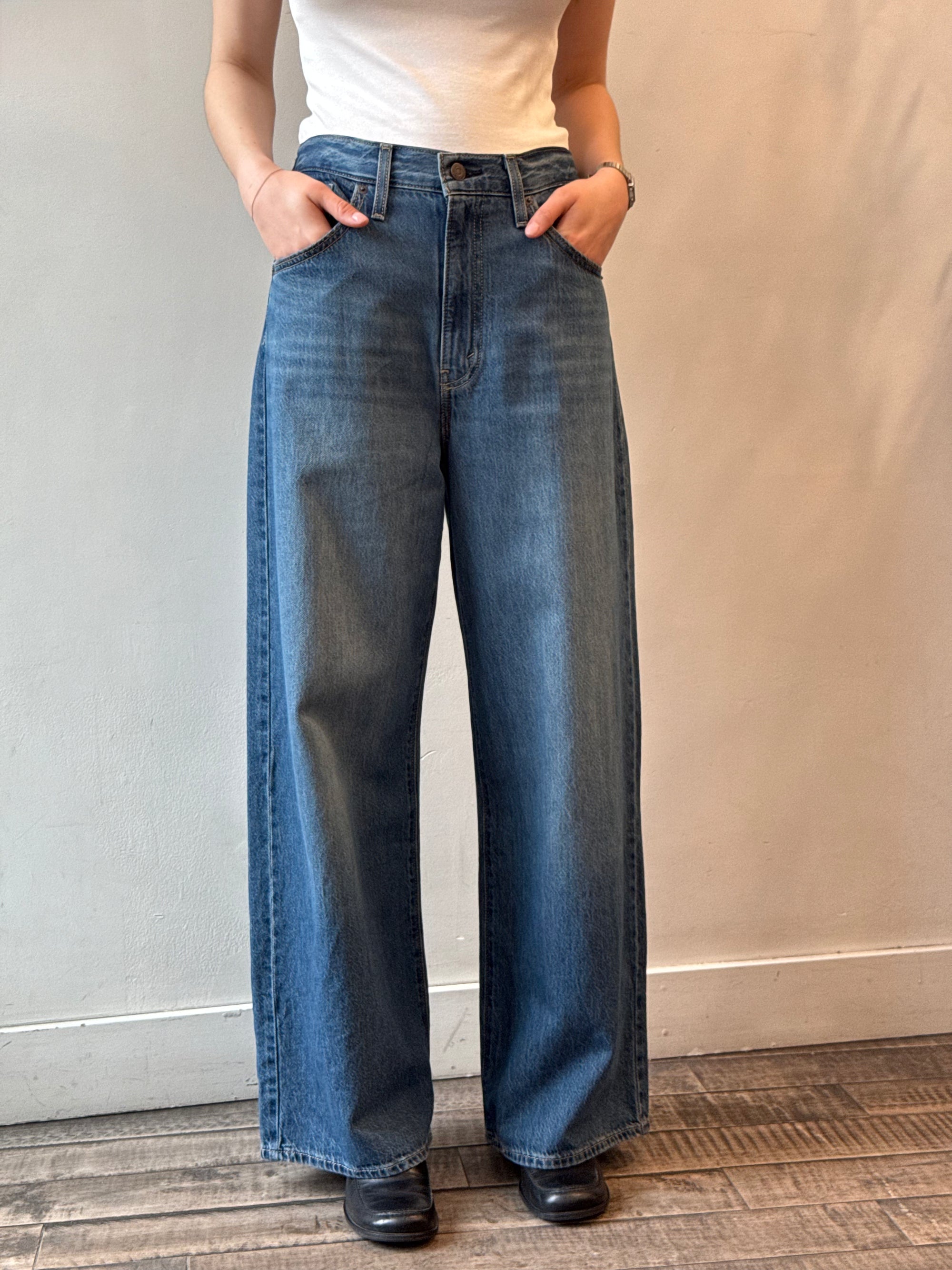 Levi's Cinch Baggy Jeans