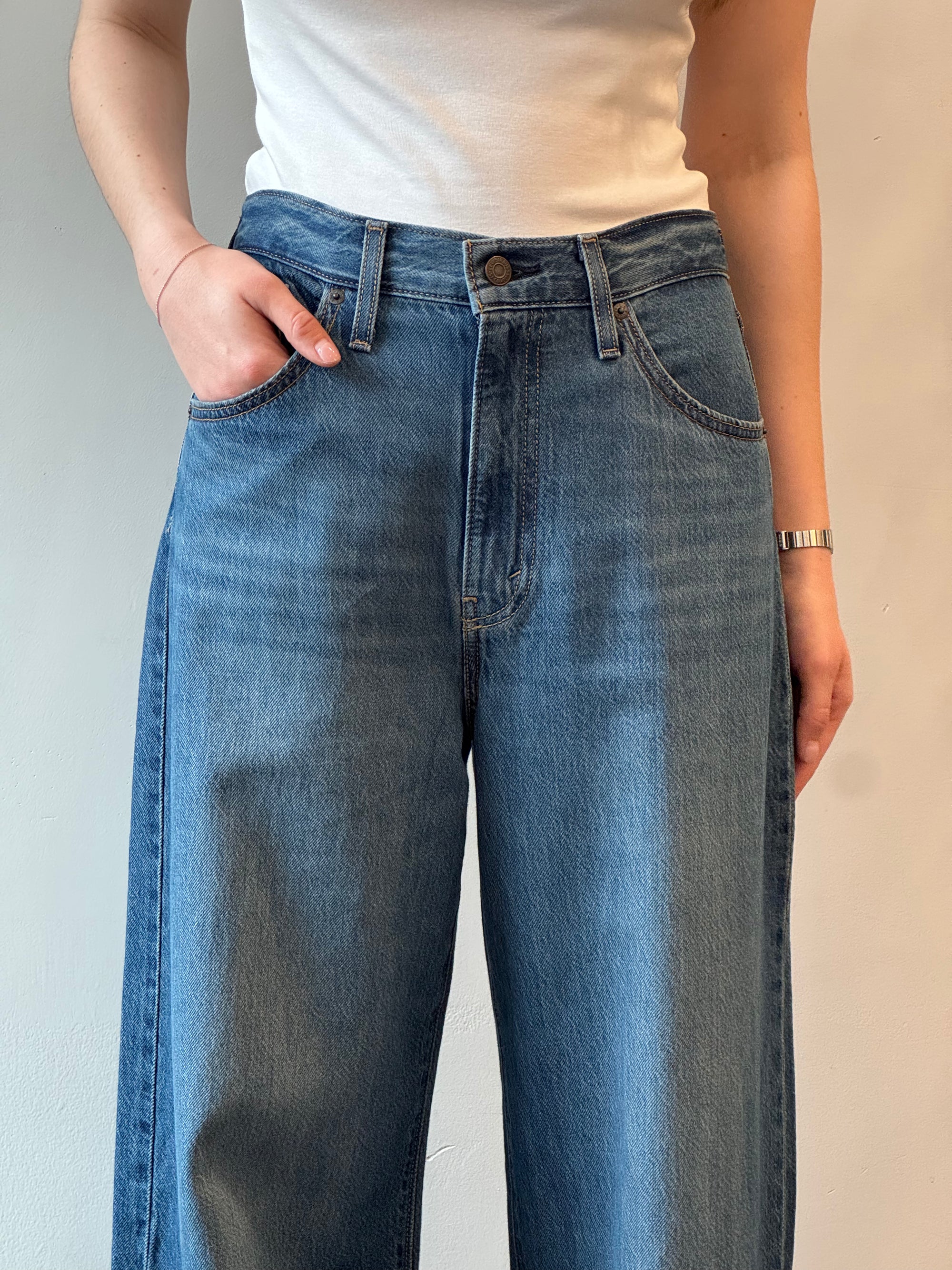 Levi's Cinch Baggy Jeans