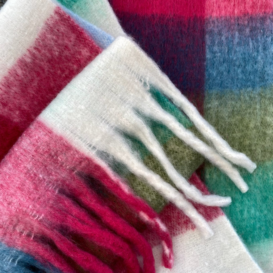 CHASE Oversized Scarf