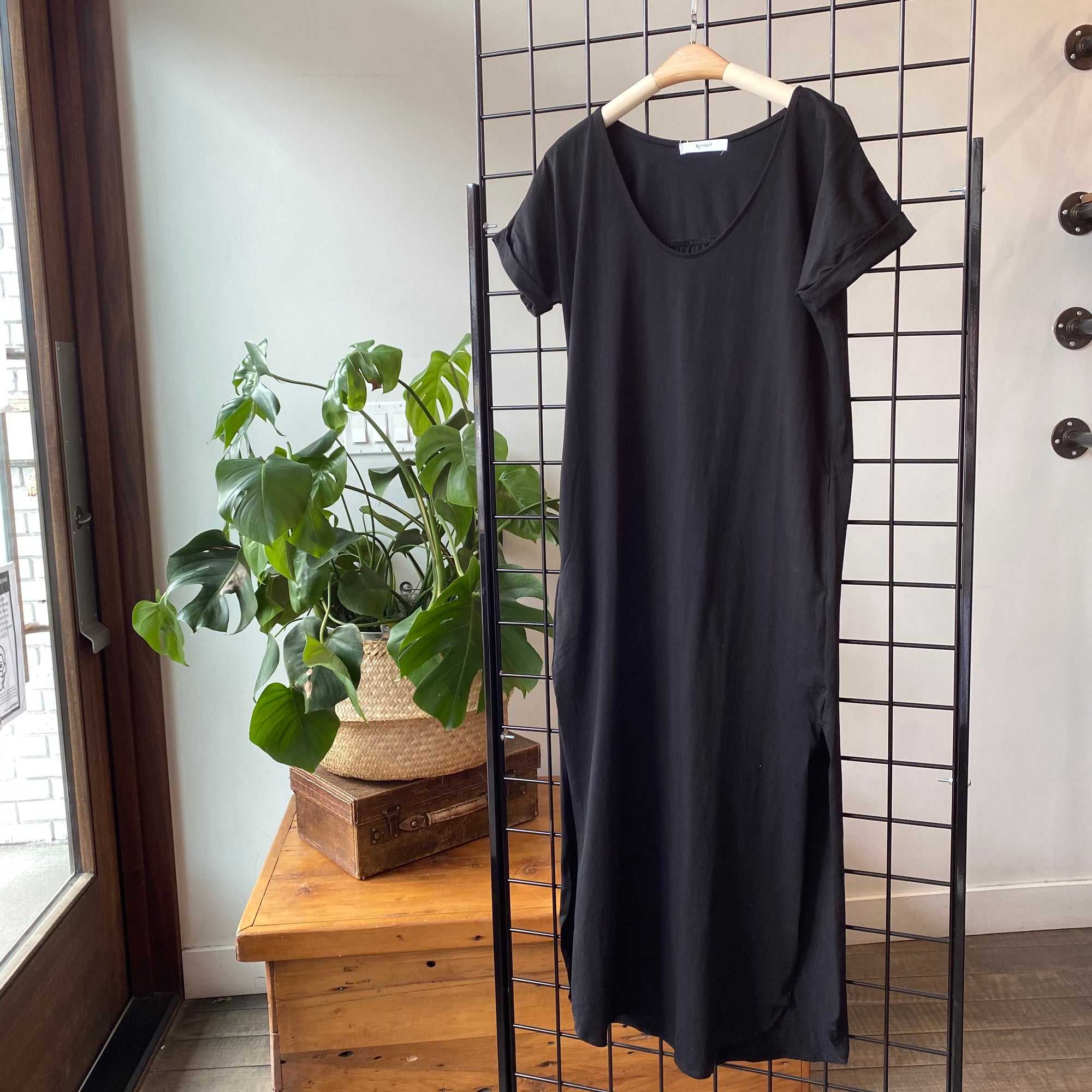CATE Short Sleeve Maxi Dress
