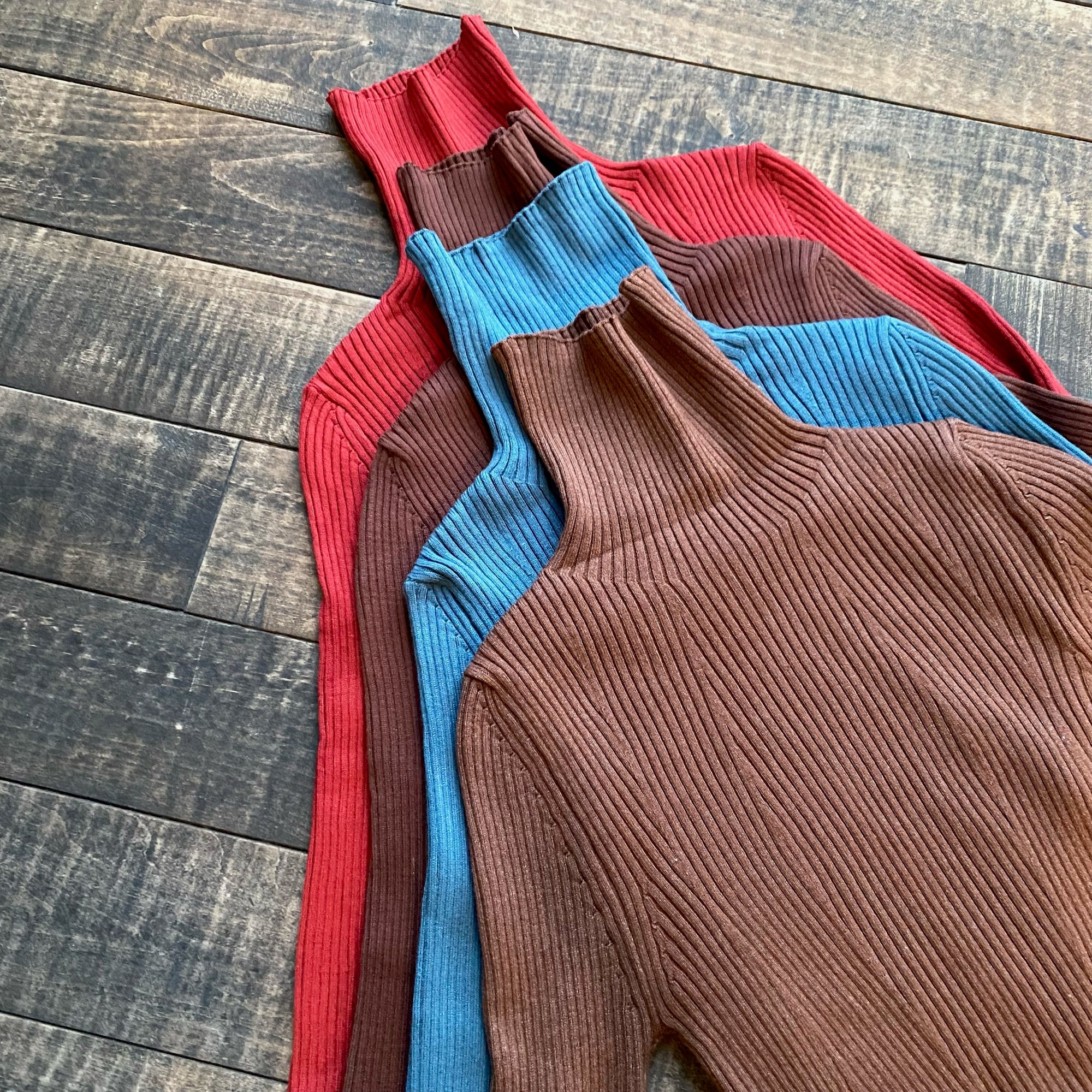 VIDAH Ribbed Turtleneck