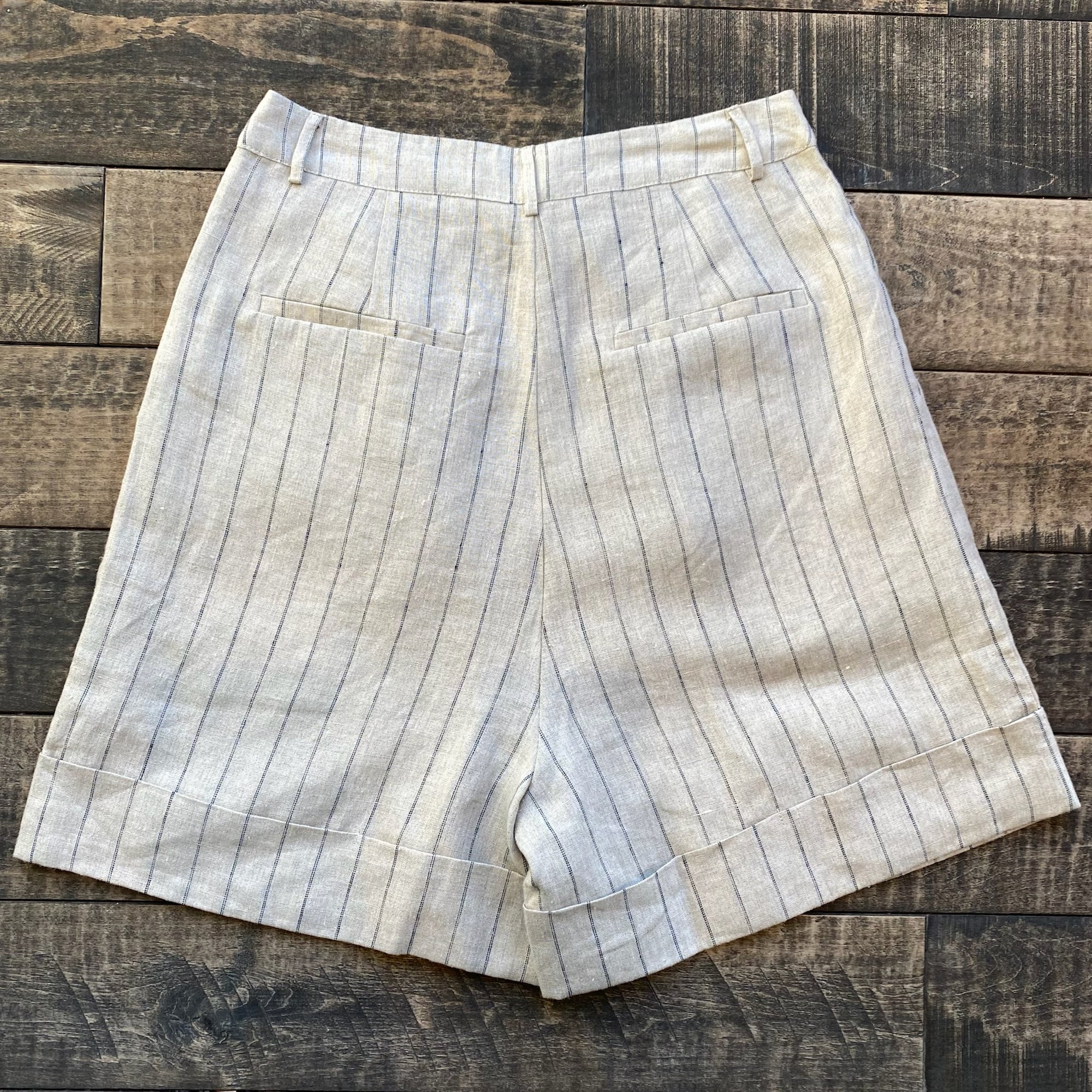 WRIGHT Pleated Shorts