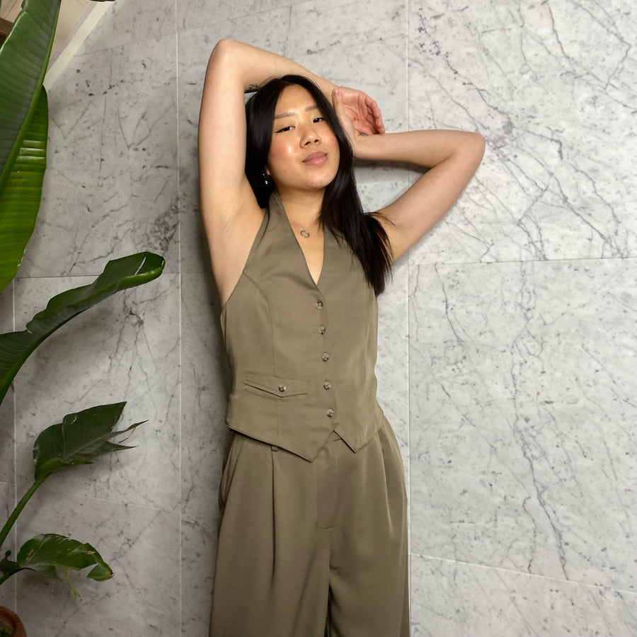 MATEO Halter Vest