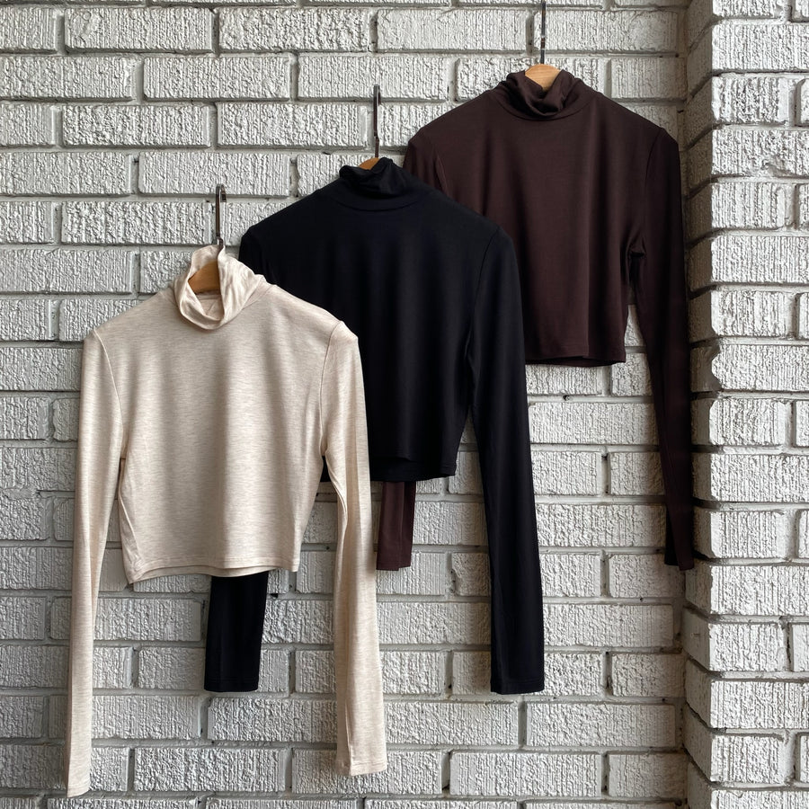MARGEY Crop Turtleneck