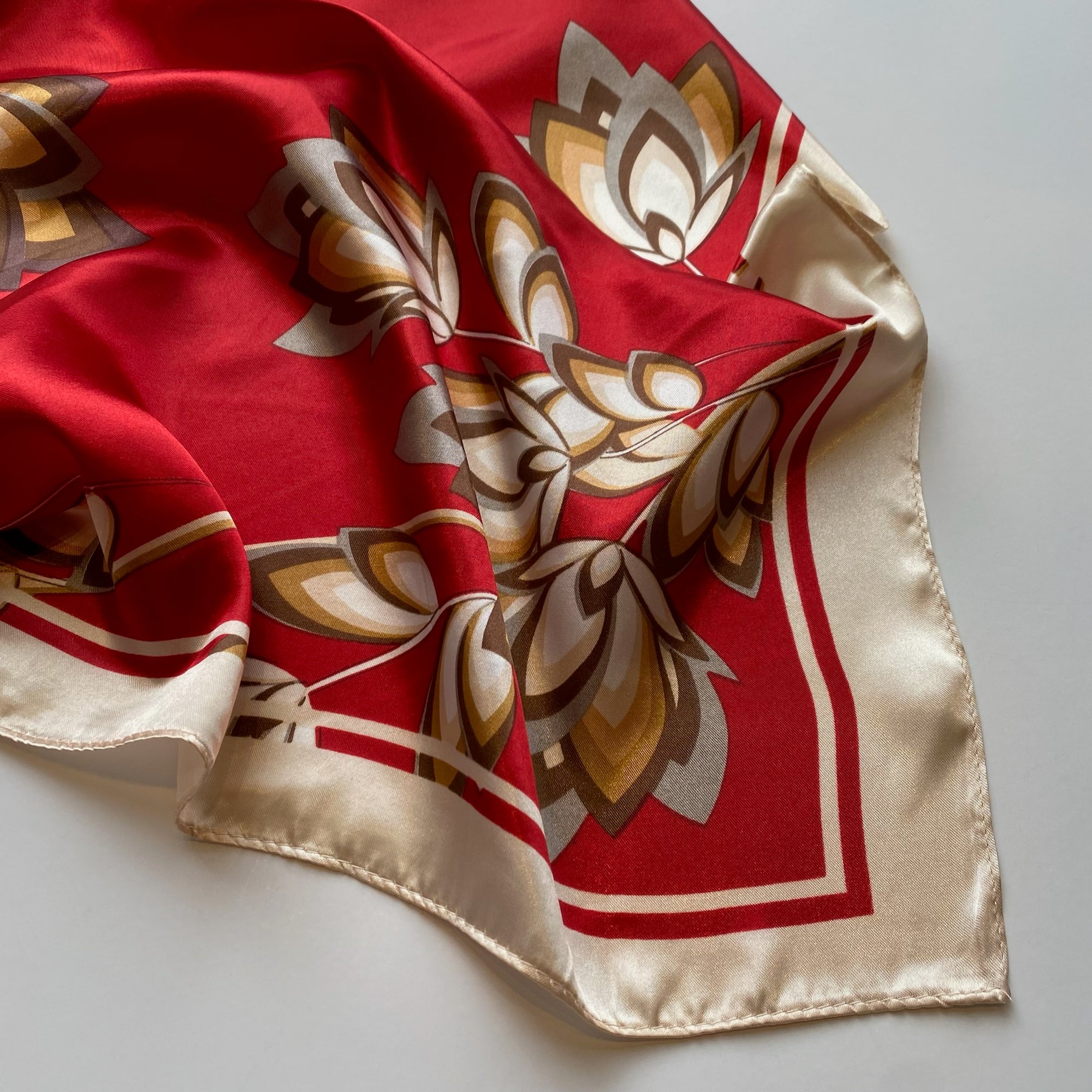 LILLIANA Floral Scarf