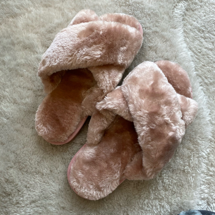 MAUDE Cozy Slippers