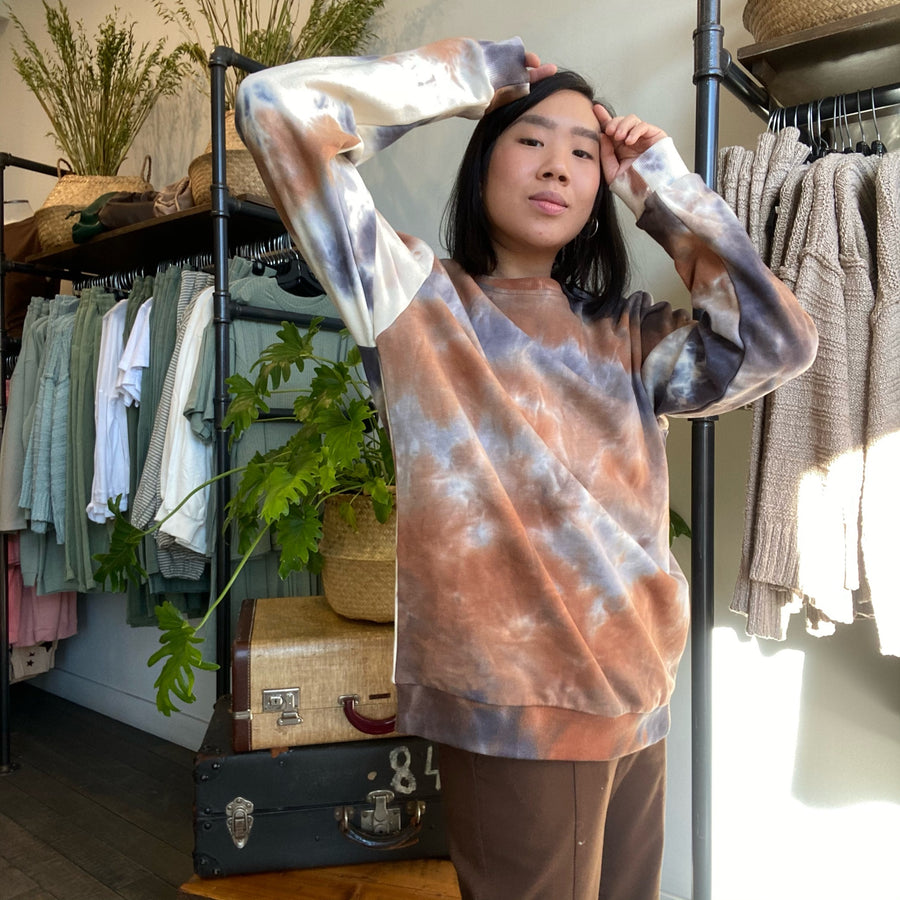BENNY Tie Dye Crewneck Sweatshirt