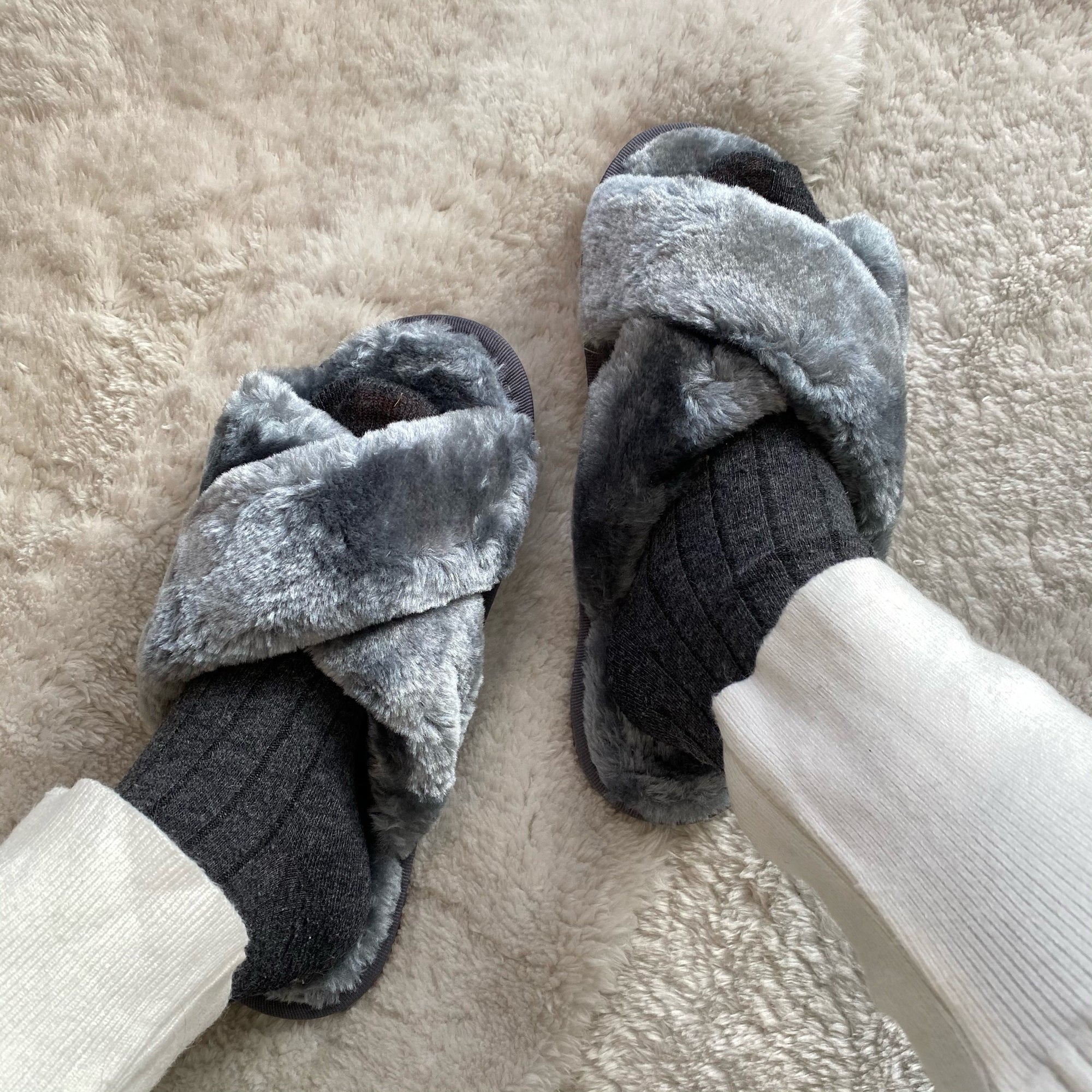 MAUDE Cozy Slippers